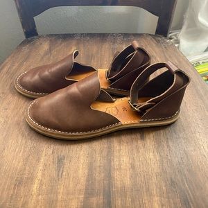 Crupon Barefoot Sandal